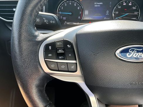 Used 2022 Ford Explorer XLT AWD/4WD image 23