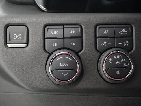 Used 2023 Chevrolet Silverado 1500 LT Trail Boss w/ LT Trail Boss Premium Package image 17