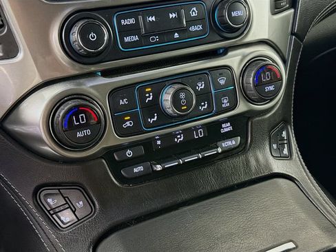 Used 2018 Chevrolet Suburban Premier AWD/4WD image 18