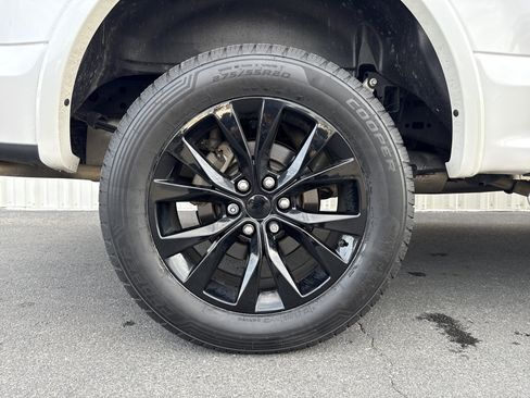 Used 2016 Ford F150 Lariat image 14