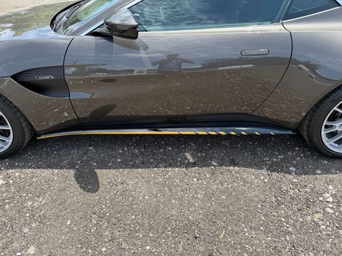 Used 2021 Aston Martin V8 Vantage Coupe image 14