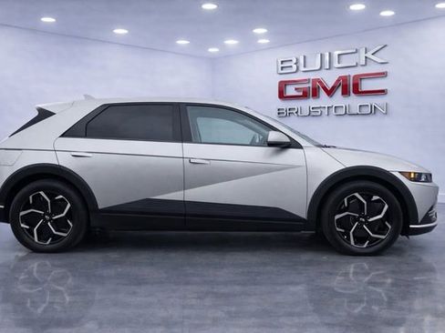 Used 2024 Hyundai Ioniq 5 SEL AWD/4WD image 3