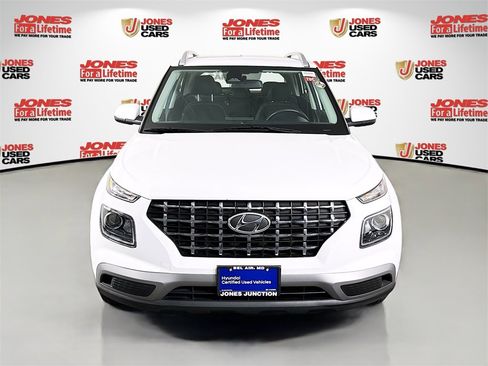 Certified 2024 Hyundai Venue SEL image 12