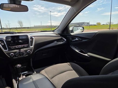 Used 2019 Chevrolet Malibu LT FWD image 47