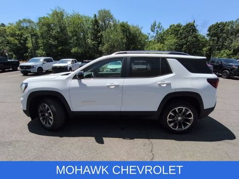 Used 2025 GMC Terrain Elevation w/ Elevation Premium Package AWD/4WD image 2