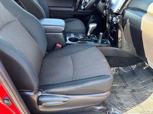 Used 2024 Toyota 4Runner TRD Off-Road AWD/4WD image 36
