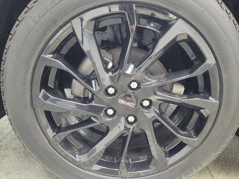 Used 2024 GMC Terrain SLT w/ Elevation Edition image 31