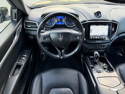 Used 2018 Maserati Ghibli image 23
