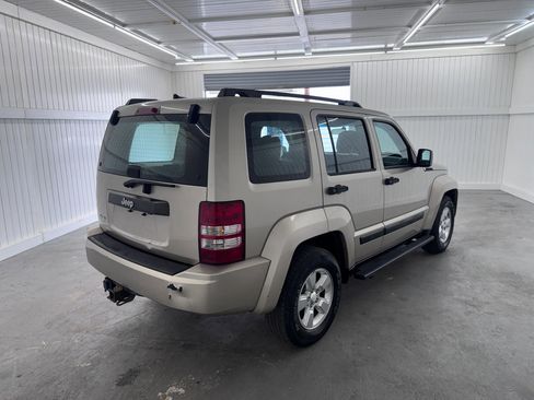 Used 2011 Jeep Liberty Sport w/ Trailer Tow Class III Group image 5