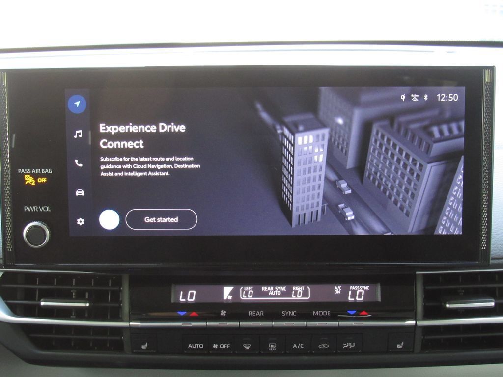 Used 2025 Toyota Sienna XLE FWD image 32