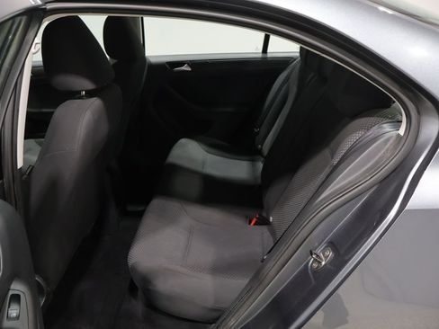Used 2013 Volkswagen Jetta S image 17