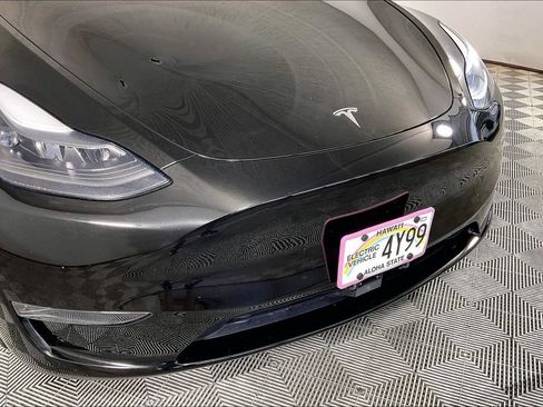 Used 2024 Tesla Model Y 2WD image 29