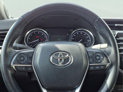 Used 2019 Toyota Camry XLE w/ Navigation Package image 6