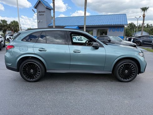 Used 2025 Mercedes-Benz GLC 300 4MATIC image 4