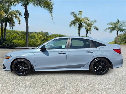 Used 2022 Honda Civic Sport image 2