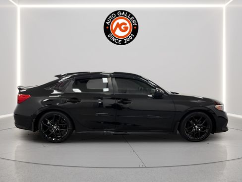 Used 2023 Honda Civic Sport image 1
