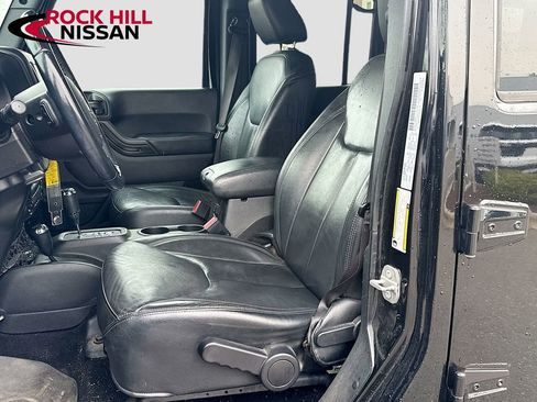 Used 2017 Jeep Wrangler Unlimited Sahara image 18