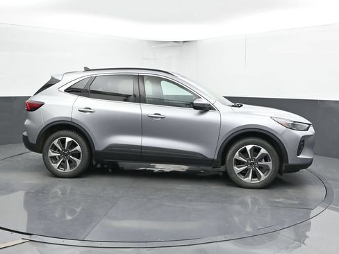 Used 2024 Ford Escape Platinum AWD/4WD image 4