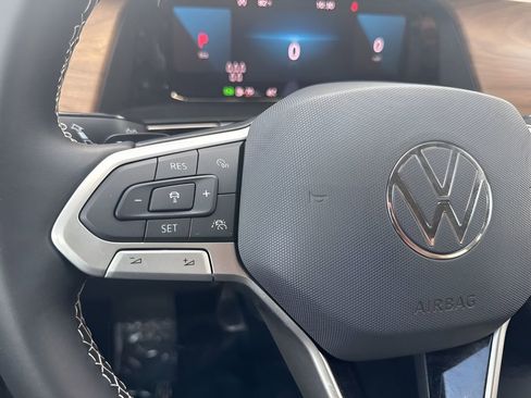 Used 2026 Volkswagen Atlas SE FWD image 15