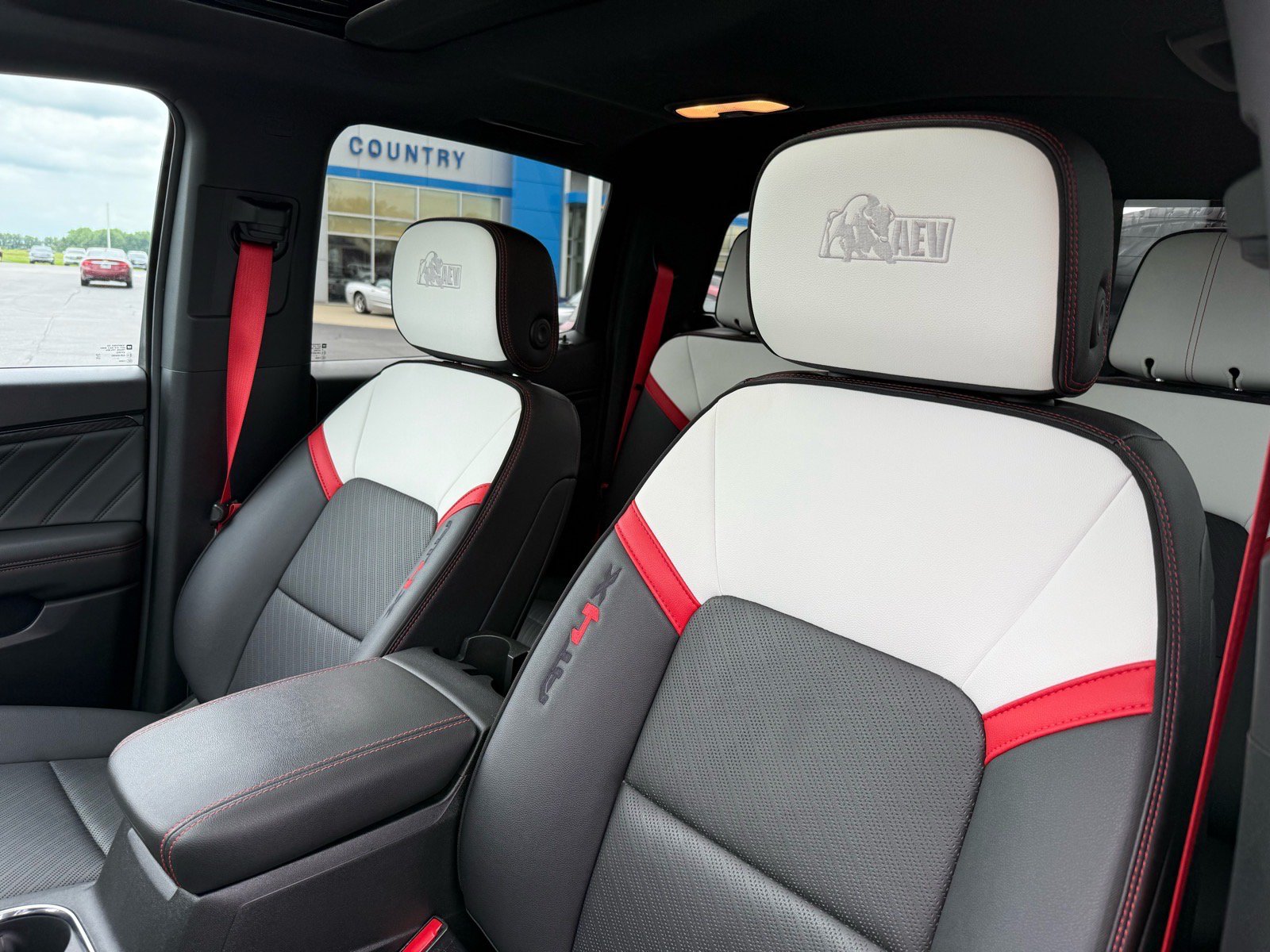 Used 2024 GMC Canyon AT4X w/ AT4X AEV Edition AWD/4WD image 15