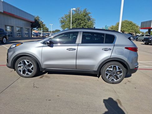 Used 2021 Kia Sportage EX w/ EX Technology Package image 3