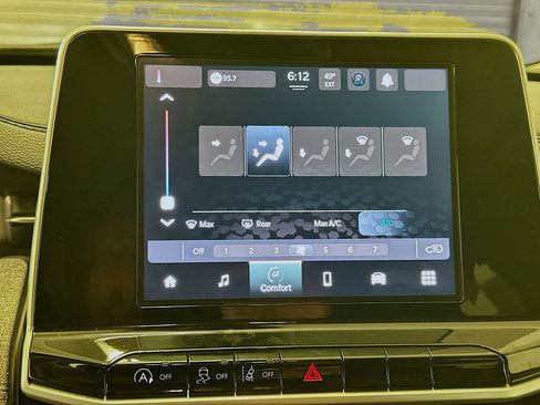 Used 2022 Jeep Compass Latitude image 24