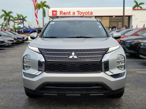 Used 2022 Mitsubishi Outlander ES FWD image 4