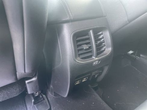 Used 2023 Jeep Cherokee Altitude Lux image 29