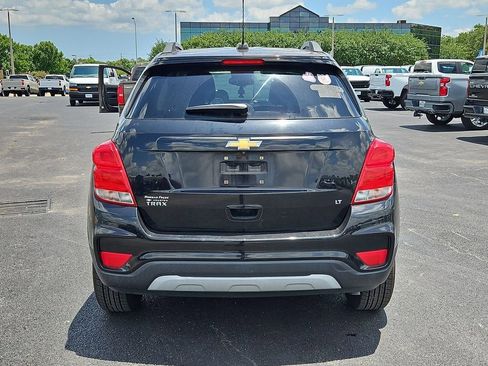 Used 2019 Chevrolet Trax LT w/ LT Convenience Package FWD image 16