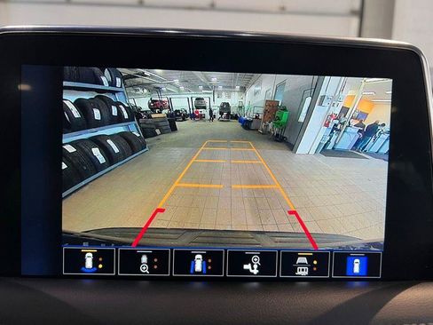 Used 2022 Chevrolet Tahoe LT w/ Luxury Package AWD/4WD image 32