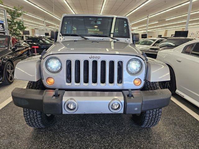 Used 2017 Jeep Wrangler Unlimited Sahara AWD/4WD image 2