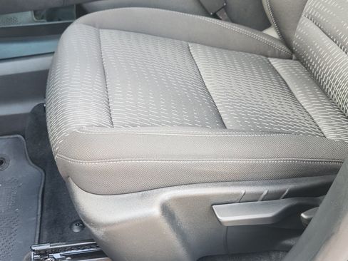 Used 2026 Chevrolet Equinox LT FWD image 24