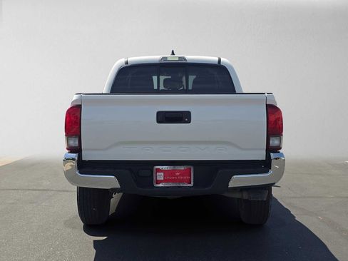 Used 2020 Toyota Tacoma SR5 RWD image 2