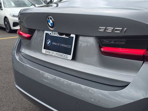 Used 2025 BMW 330i xDrive Sedan AWD/4WD image 13