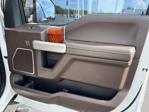 Used 2019 Ford F150 King Ranch w/ Equipment Group 601A Luxury AWD/4WD image 13