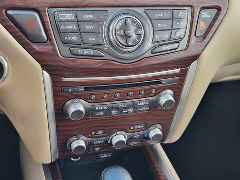 Used 2020 Nissan Pathfinder Platinum image 19