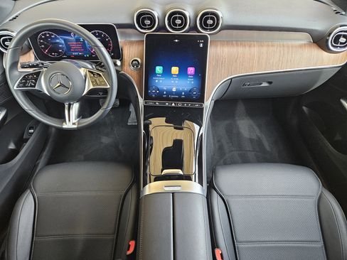 Used 2025 Mercedes-Benz GLC 300 image 26