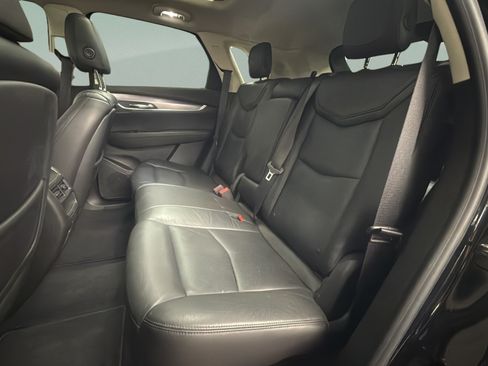 Used 2017 Cadillac XT5 Luxury FWD image 21