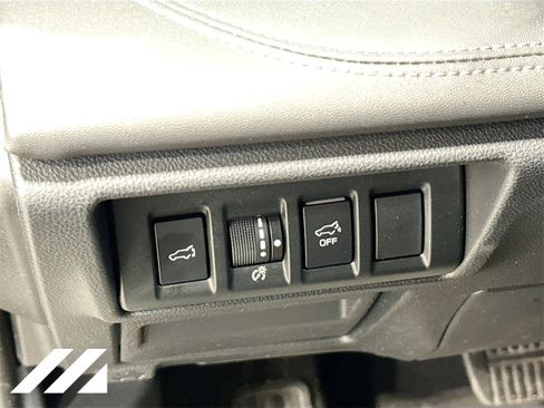 Used 2022 Subaru Outback Limited image 10
