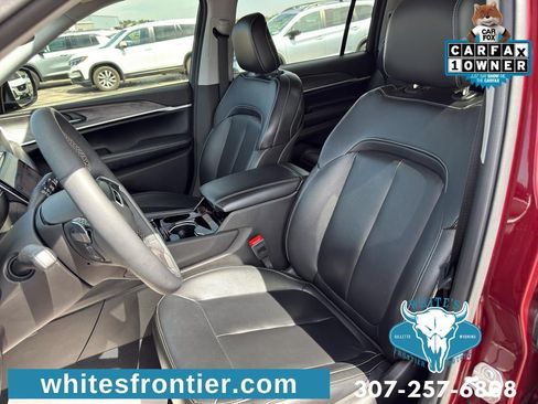 Used 2023 Jeep Grand Cherokee L Limited w/ Black Appearance Package AWD/4WD image 11