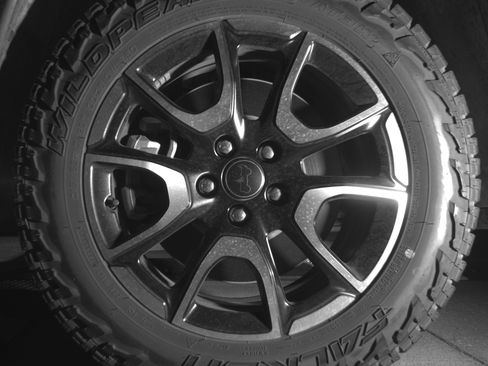 Used 2025 Jeep Compass Trailhawk image 12