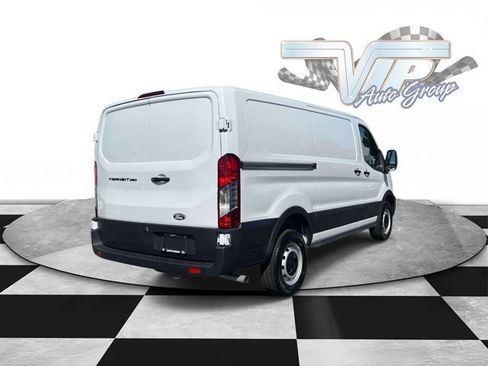 Used 2026 Ford Transit 250 Low Roof RWD image 6