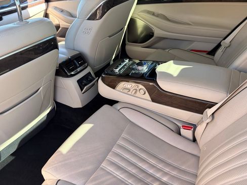 Used 2017 Genesis G90 5.0 Ultimate RWD image 15