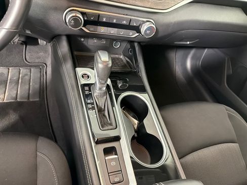 Used 2023 Nissan Altima 2.5 SV w/ SV Premium Package FWD image 19