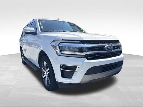 Used 2024 Ford Expedition Limited RWD image 3