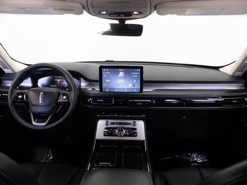Used 2023 Lincoln Aviator AWD image 26
