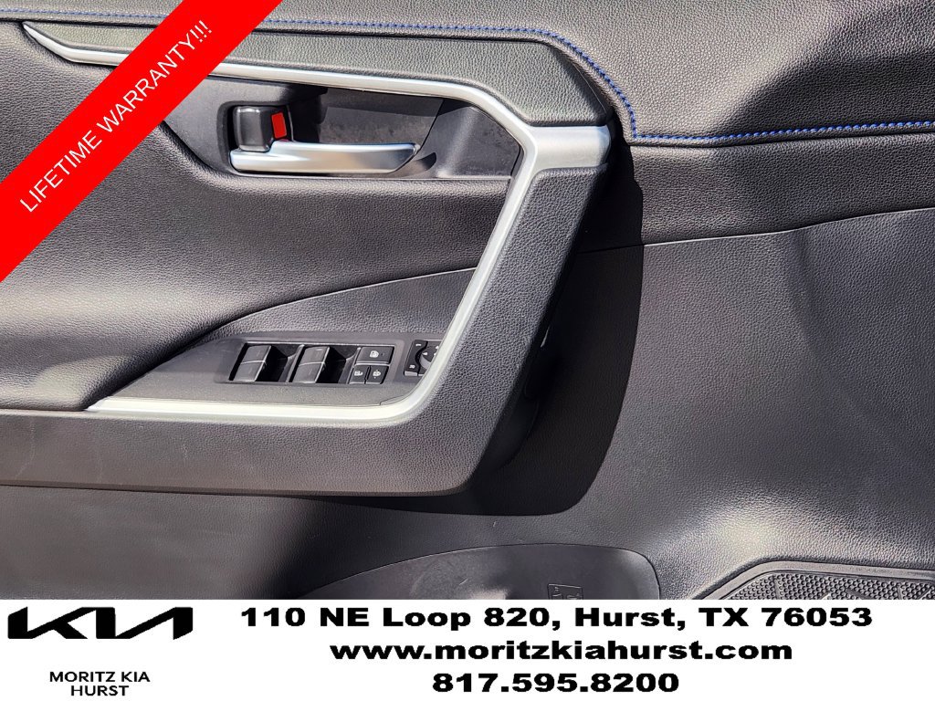 Used 2025 Toyota RAV4 XSE AWD/4WD image 23
