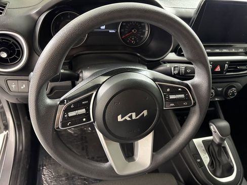 Used 2023 Kia Forte LXS w/ LXS Technology Package FWD image 28