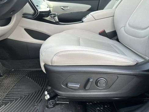 Used 2022 Hyundai Tucson SEL w/ Convenience + Premium Package FWD image 16