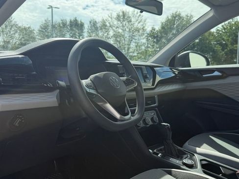 Certified 2022 Volkswagen Taos S image 25
